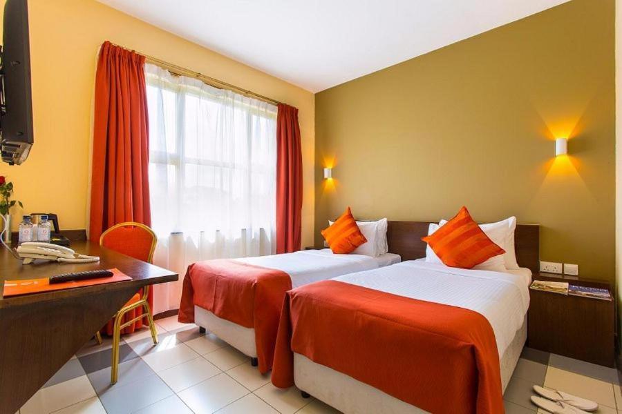 Hotel Grand Teo Near Igi Airport 4*
