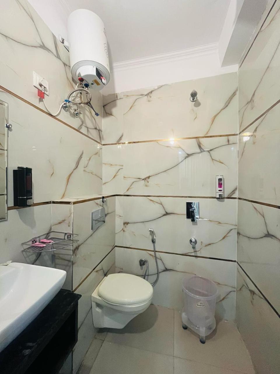 Mannat Near Naraina Vihar Metro Station