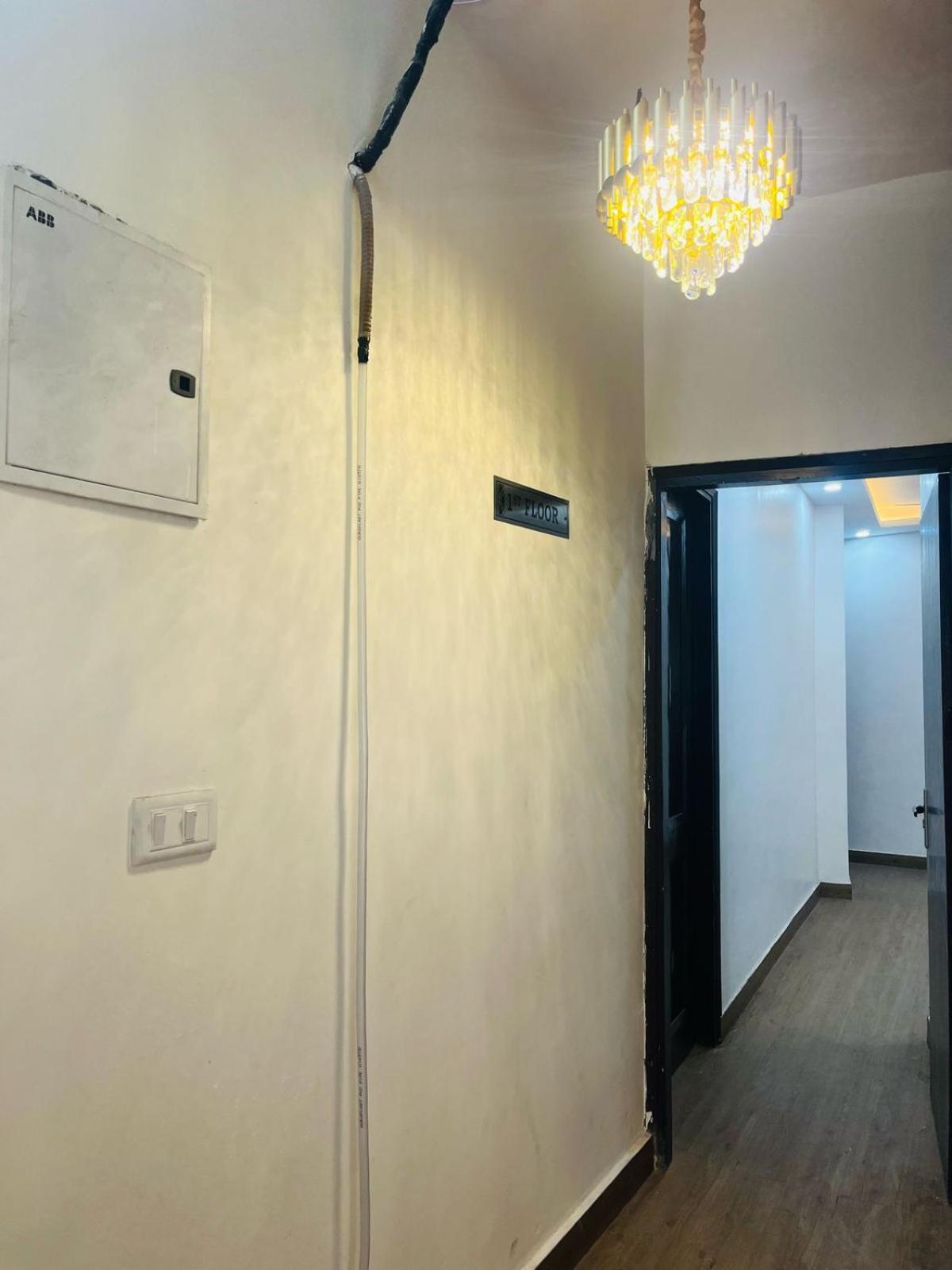 Mannat Near Naraina Vihar Metro Station Hotel 4*