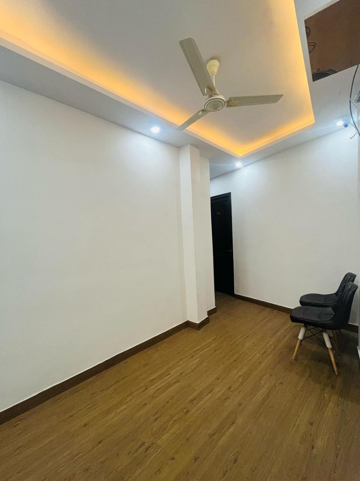 Hotel Mannat Near Naraina Vihar Metro Station