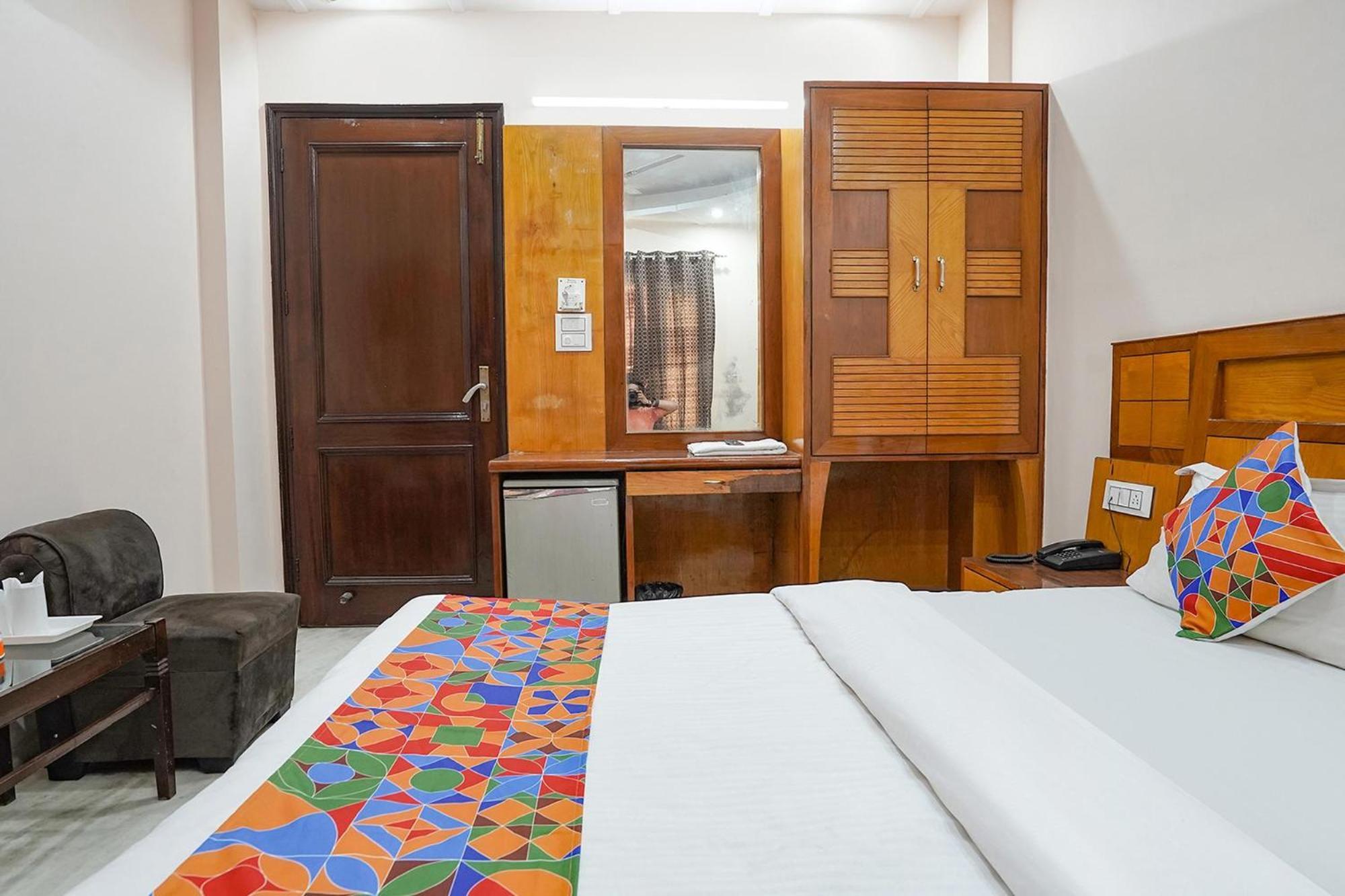 Hotel Fabhotel De Gold Karol Bagh