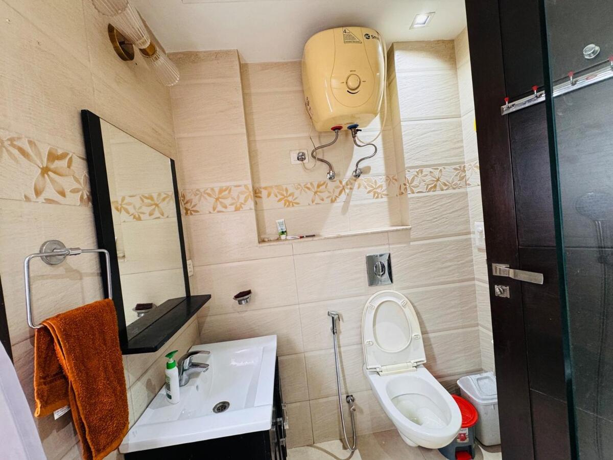 3br Spacious Park Facing With Balcony Nova Deli