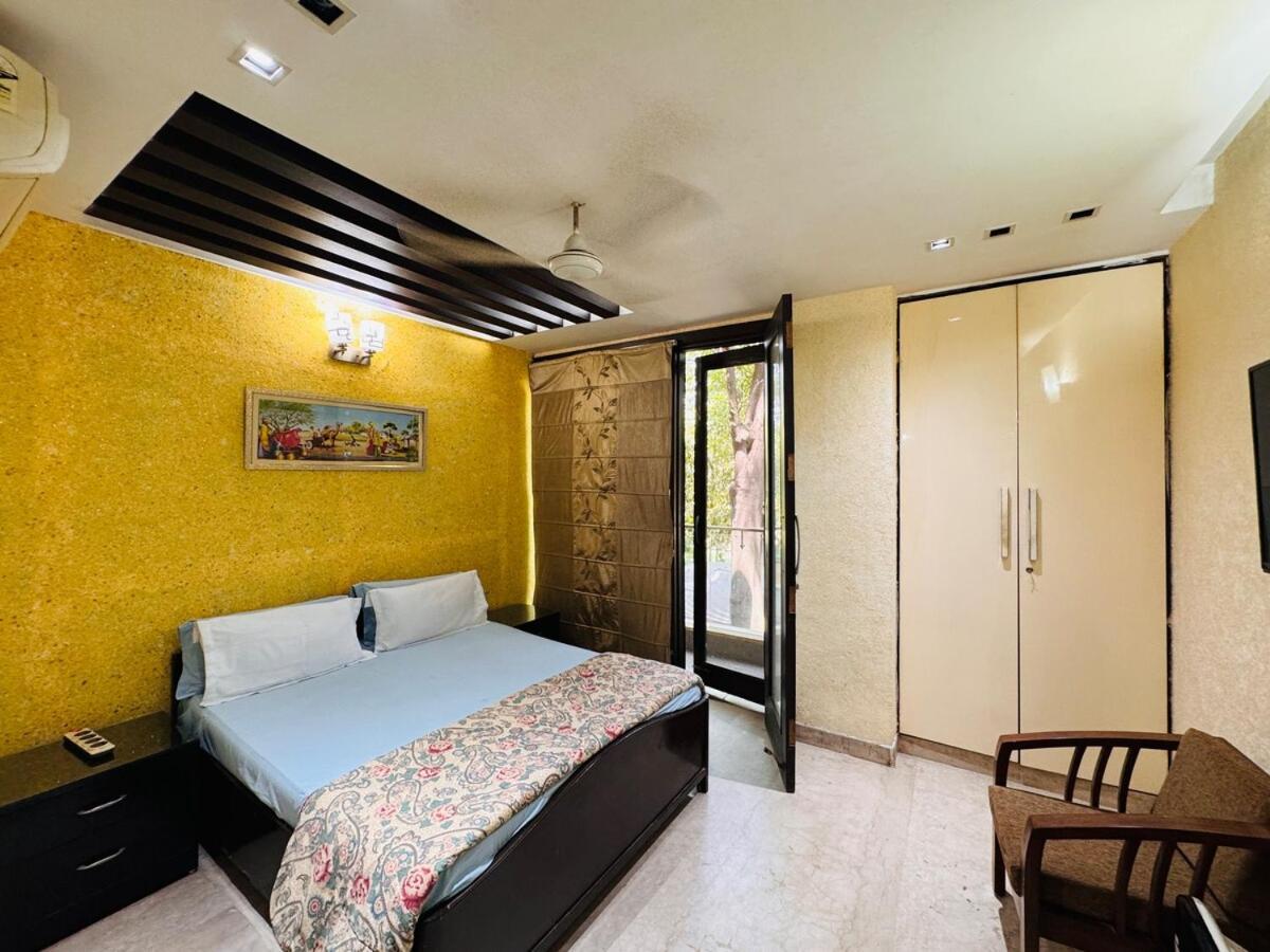 3br Spacious Park Facing With Balcony Apartamento Nova Deli