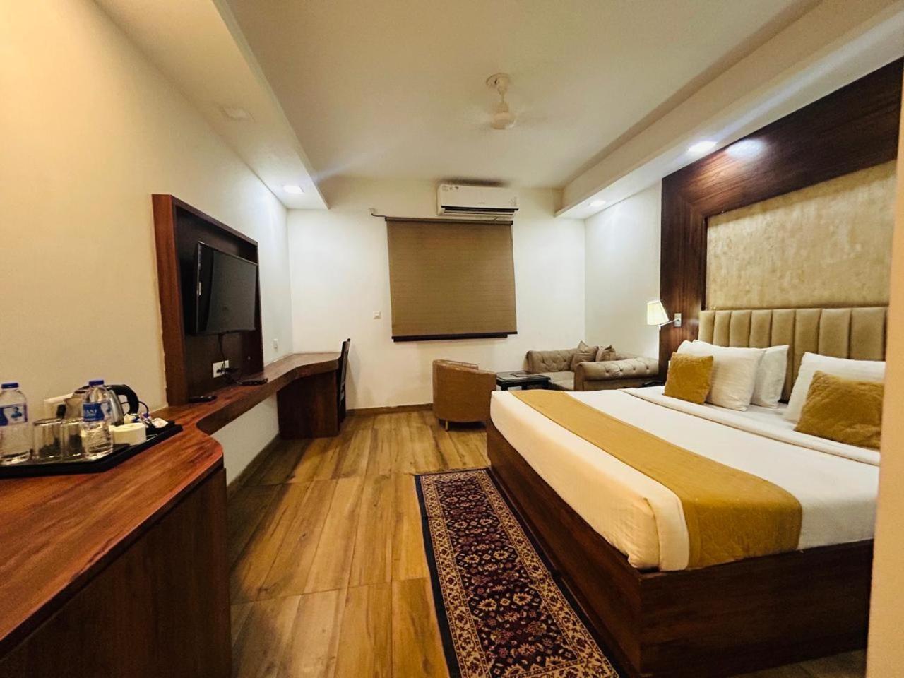 Ginger Plaza Delhi Airport