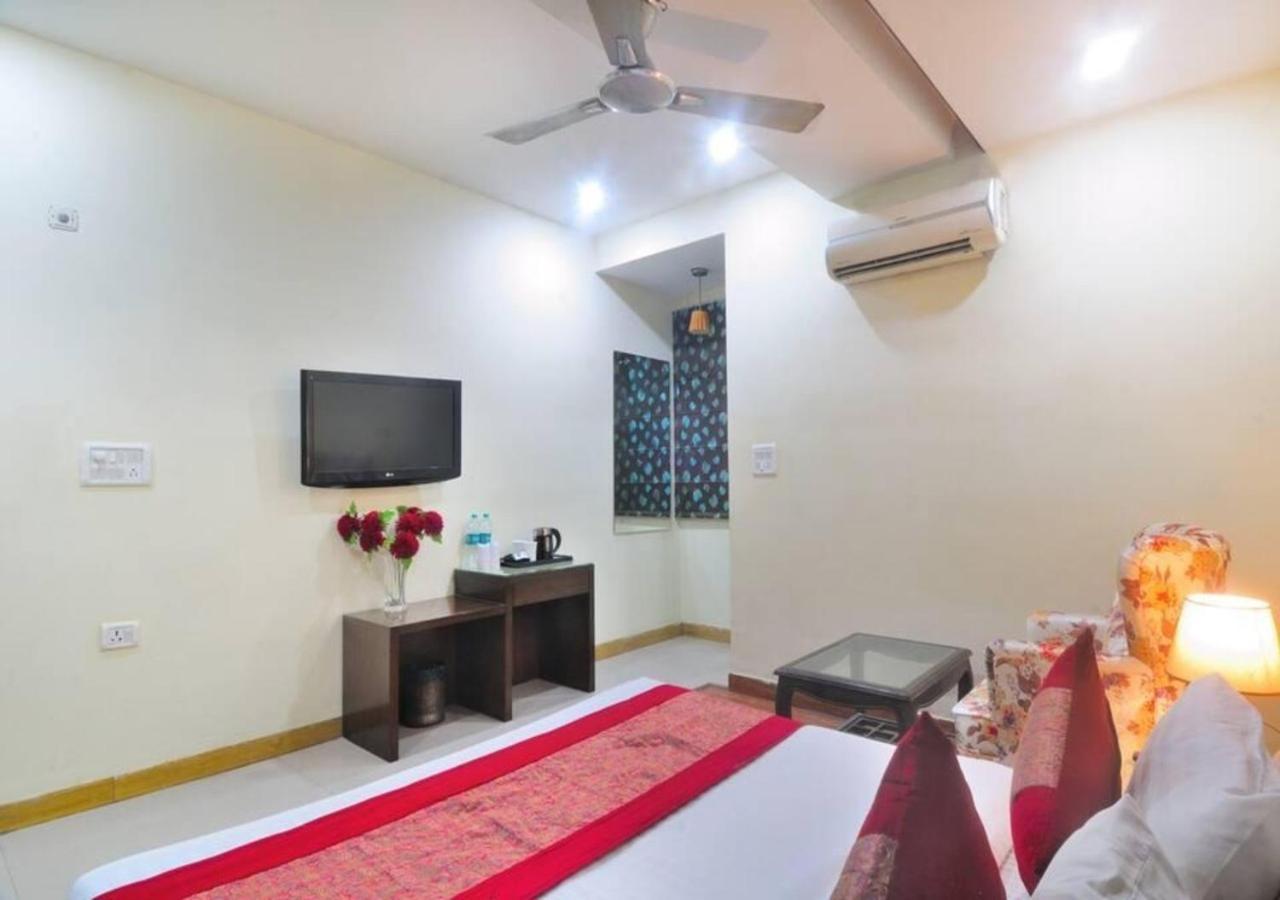 Hotel Aeron Paharganj New Delhi