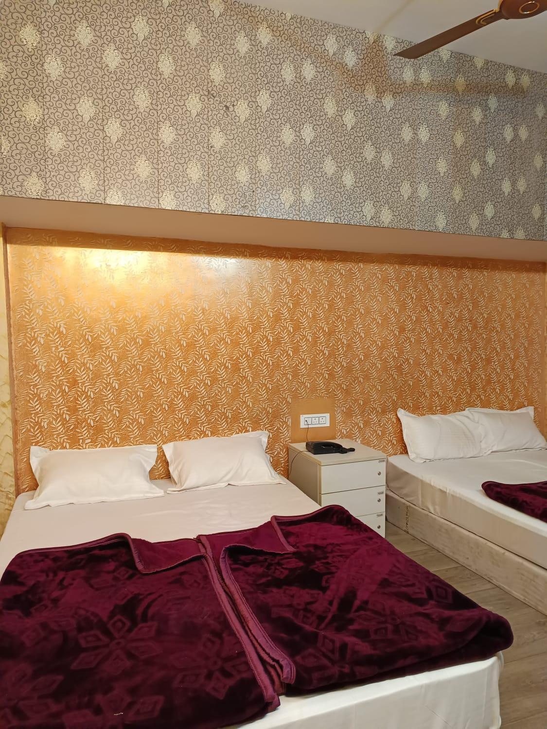 Kerala - Walk From Nizamuddin Railway Station New Delhi