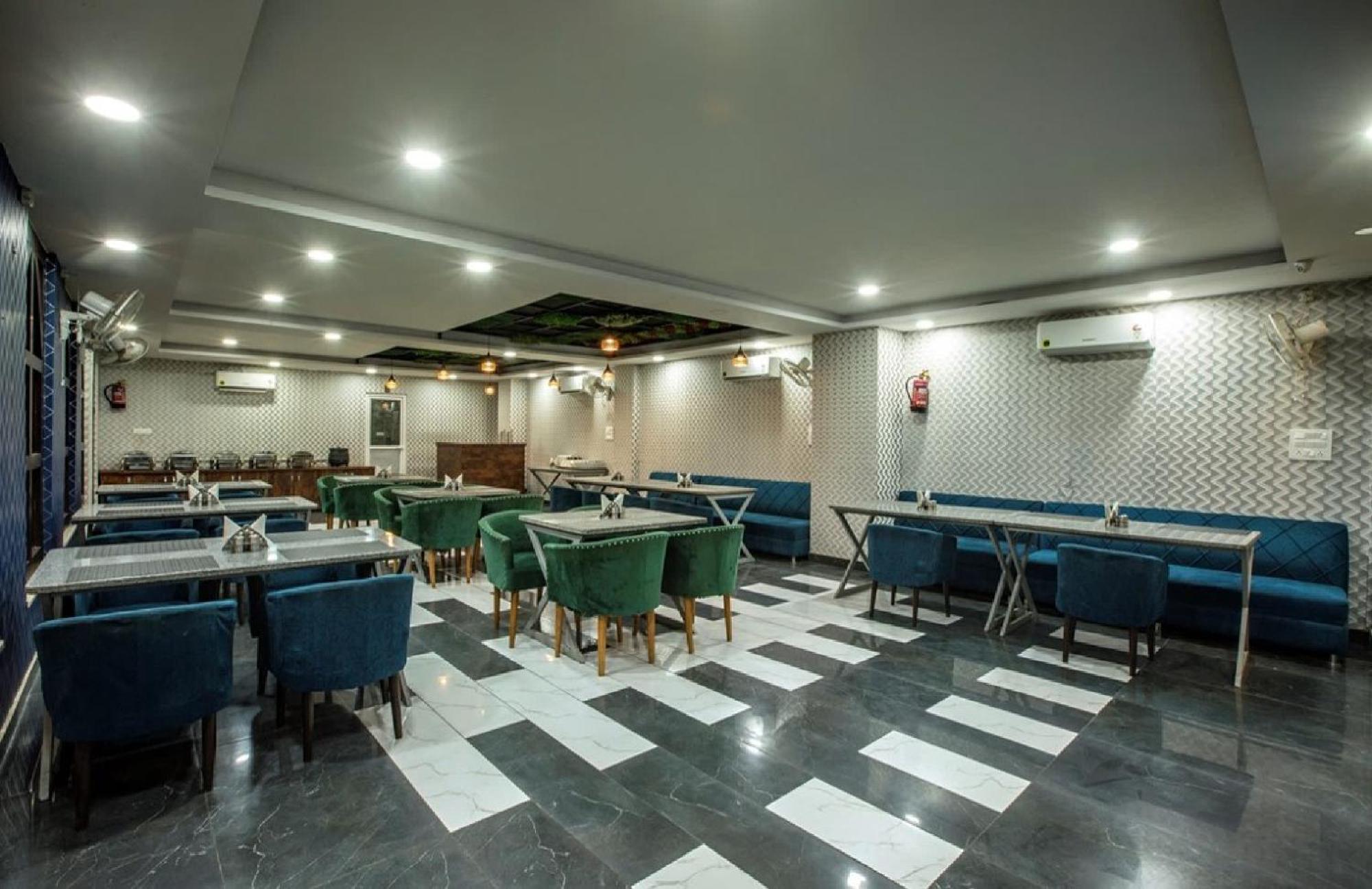 Ginger Plaza Delhi Airport 4*