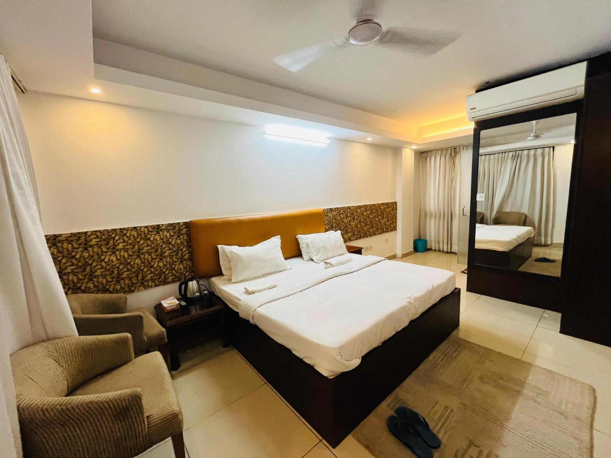 C 5 Hauz Khas