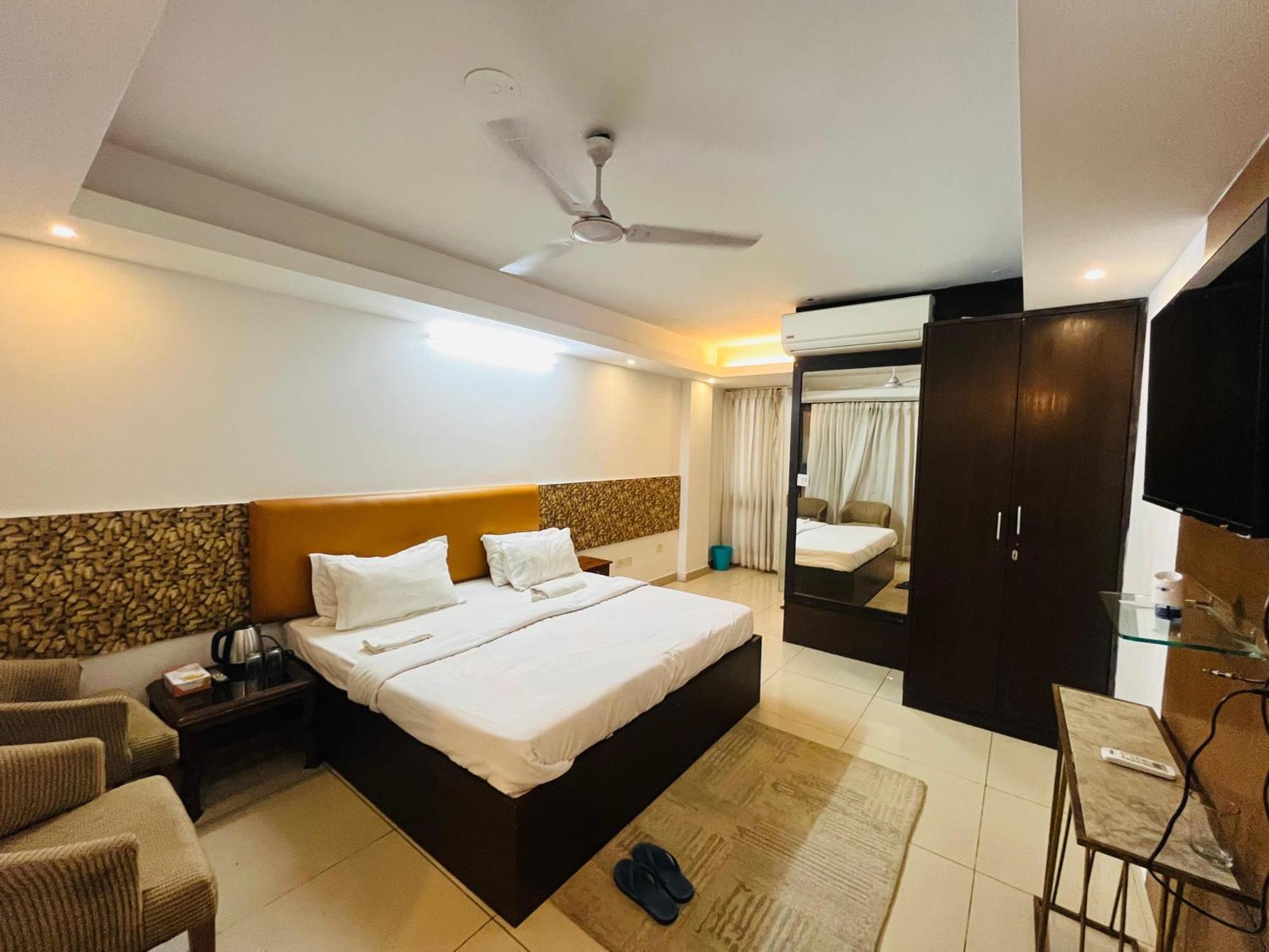 C 5 Hauz Khas Bed & Breakfast *