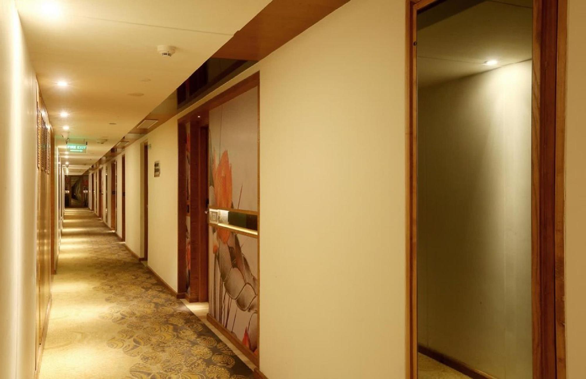 West End Igi Airport Delhi Hotel 4*