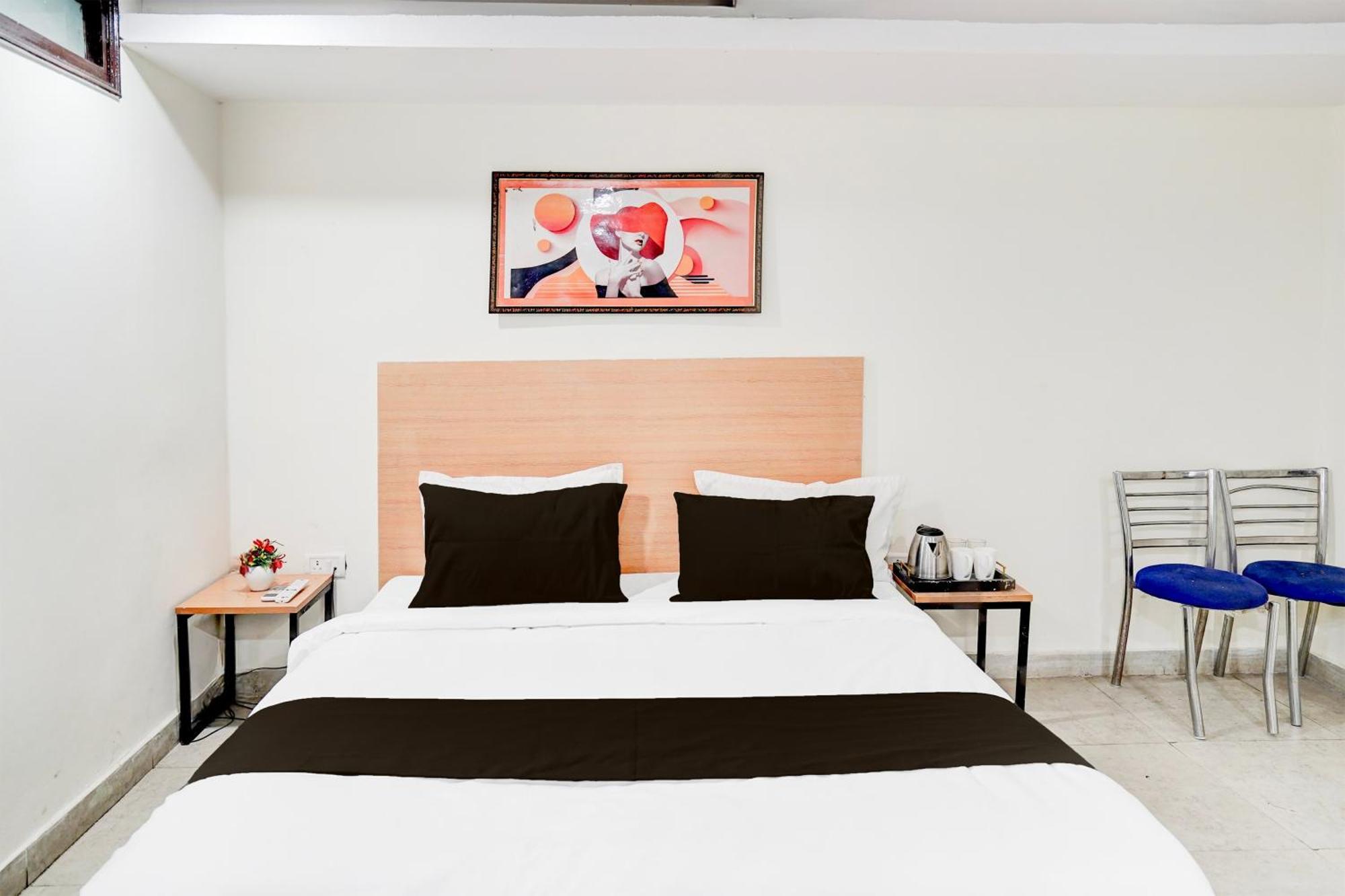 Super Townhouse Patparganj Near Max Super Speciality Hospital * New Delhi