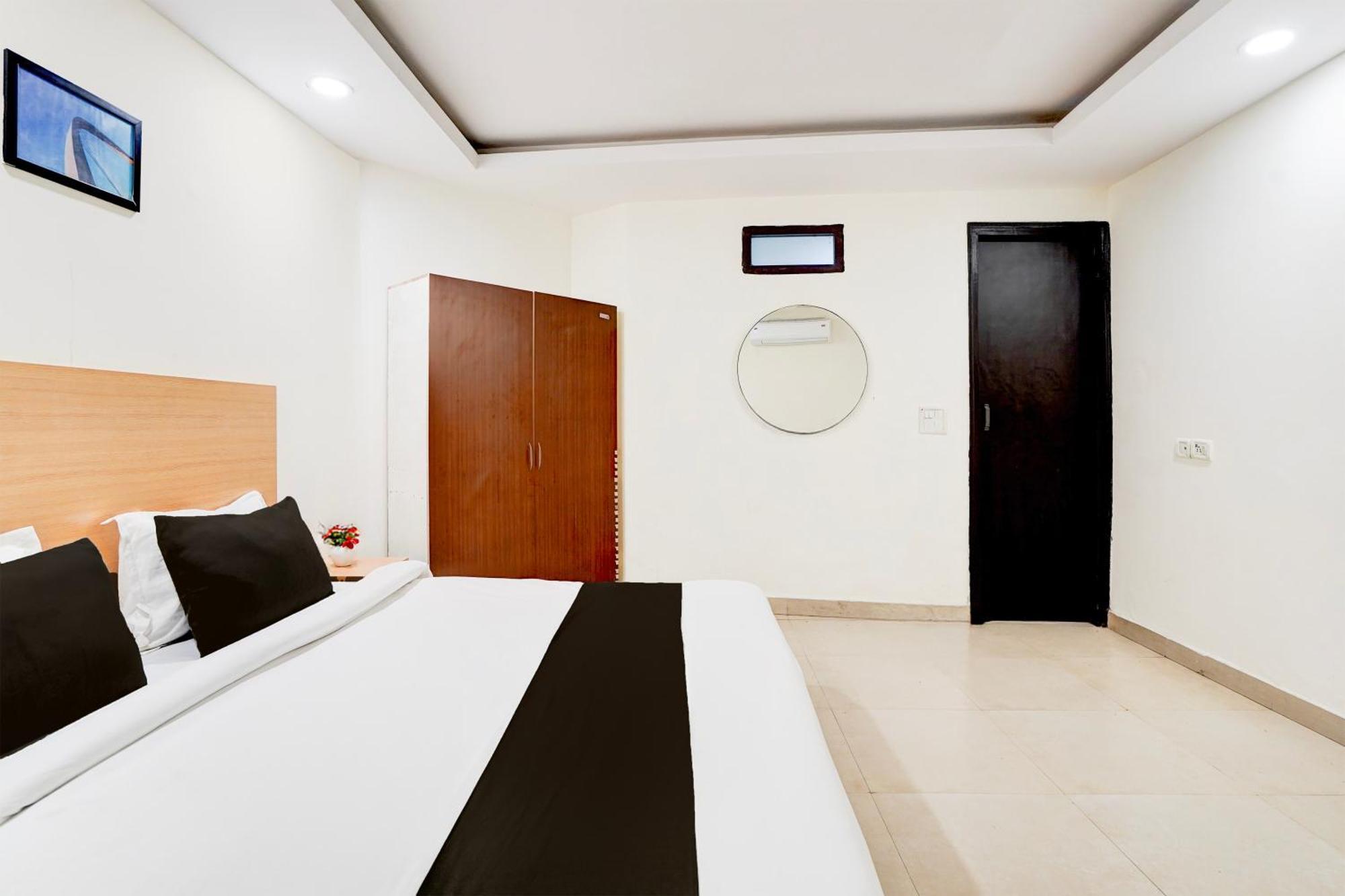 Hotel Super Townhouse Patparganj Near Max Super Speciality Hospital New Delhi