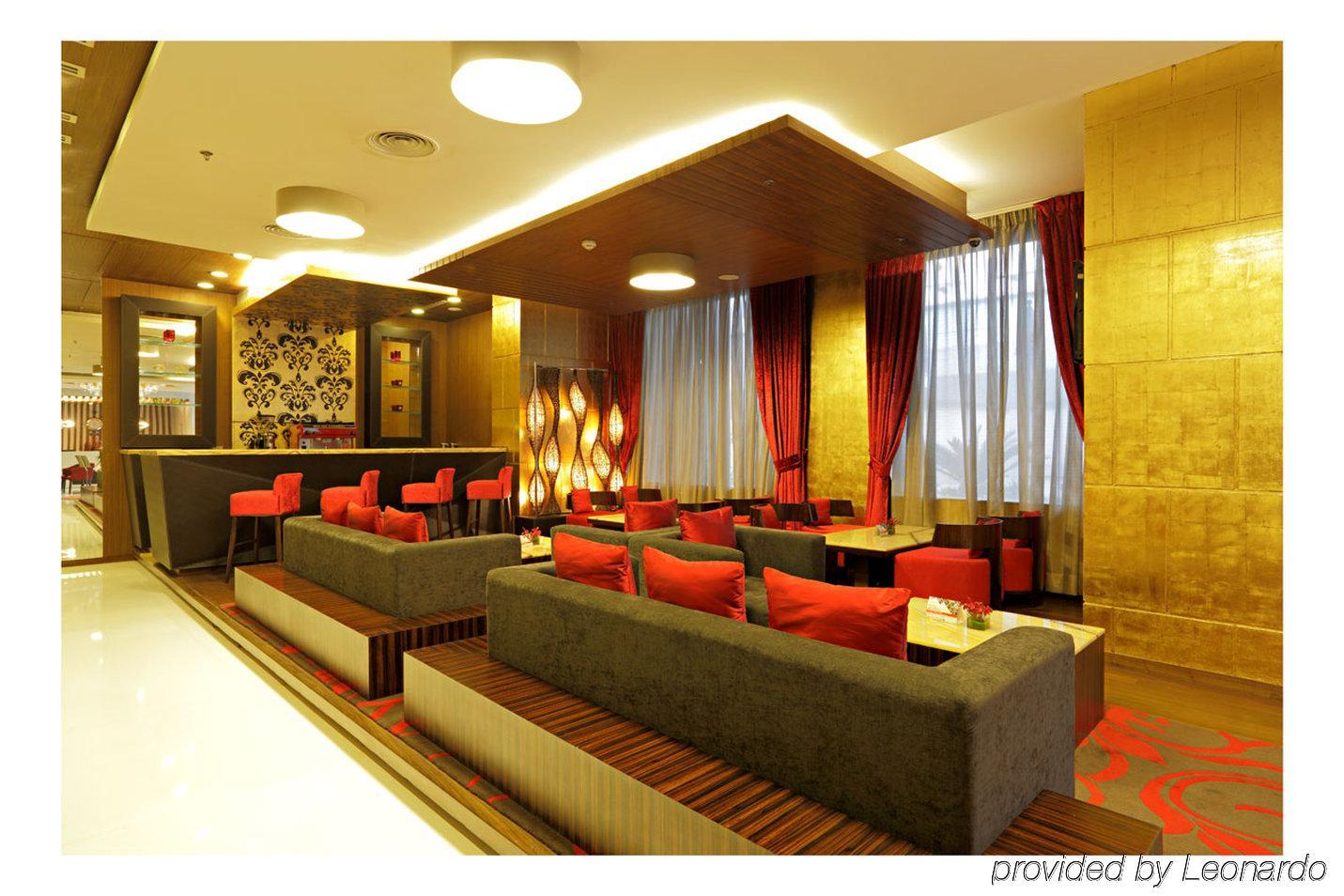 Zone Connect By The Park Saket Hotel