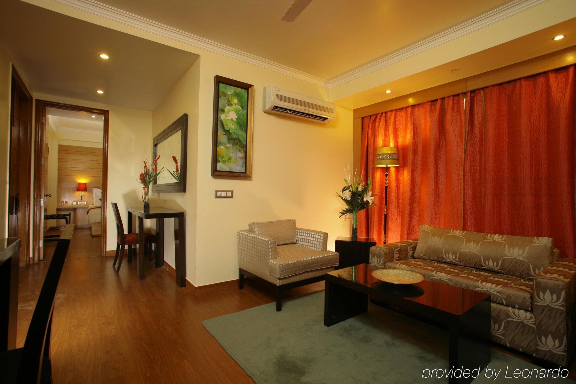 ​justa Panchsheel Park Hotel 4*