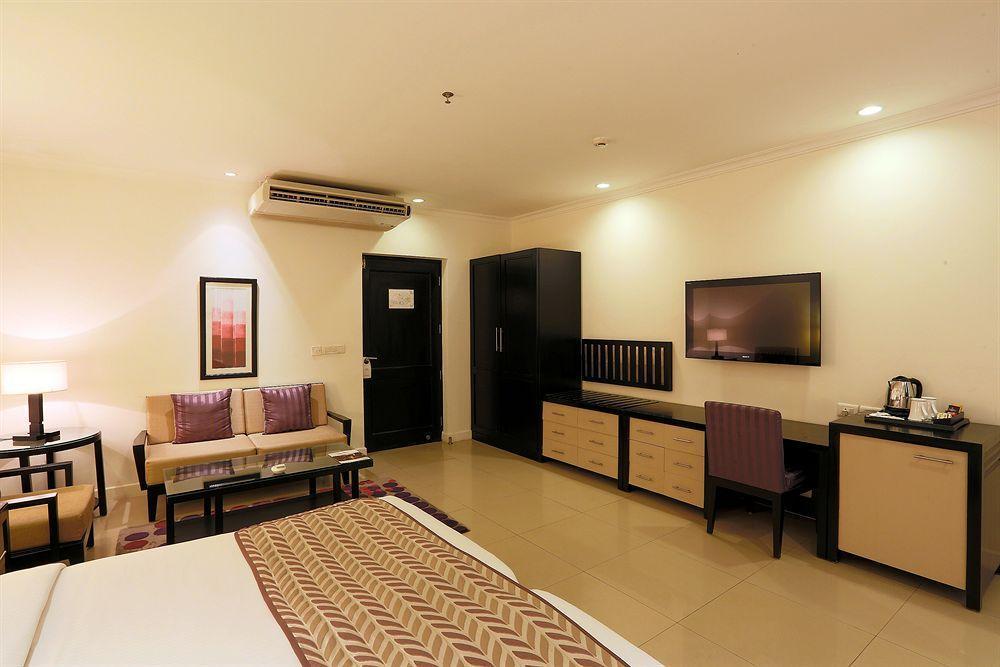 Townhouse 517 La Sapphire Near Delhi Airport 4* New Delhi