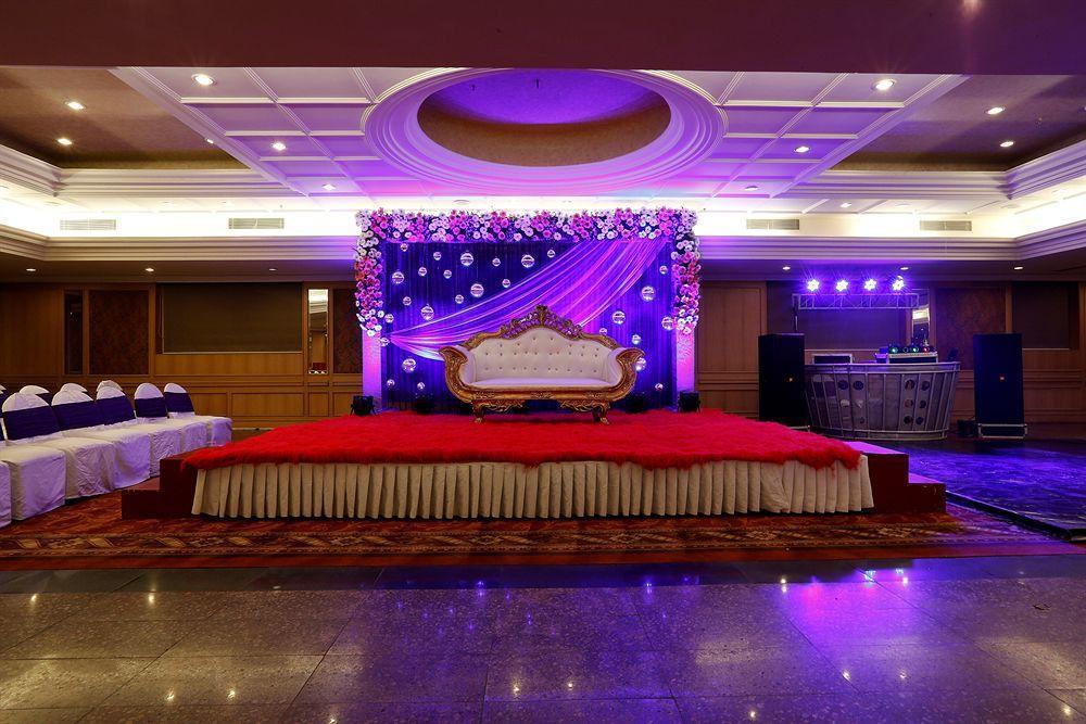 Townhouse 517 La Sapphire Near Delhi Airport 4*