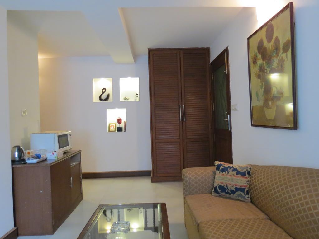 Trendy Bed & Breakfast Bed & Breakfast New Delhi