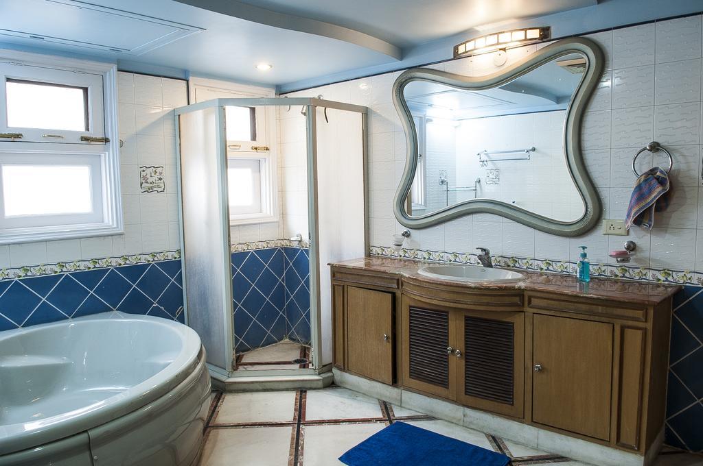 33 Bed & Breakfast 3*