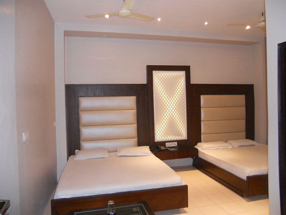 Hotel Amax New Delhi