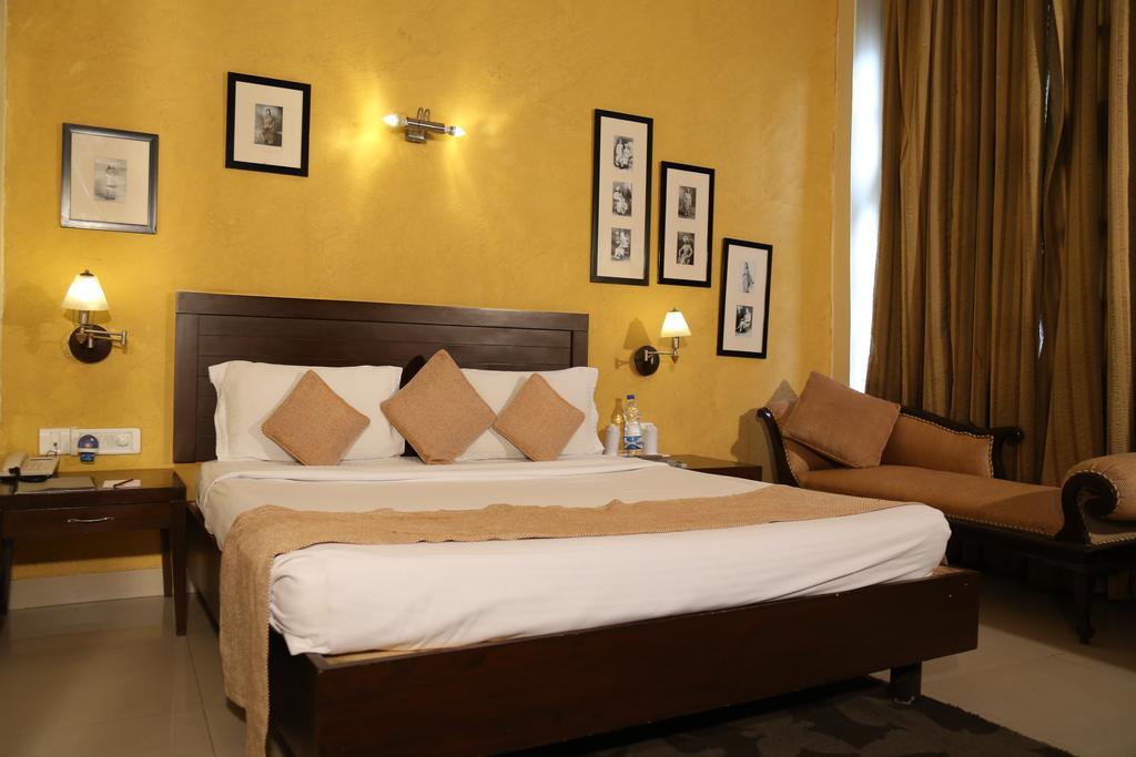 Hotel The Corus New Delhi