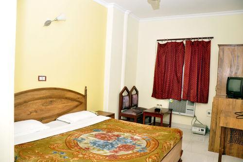International Hotel 2*