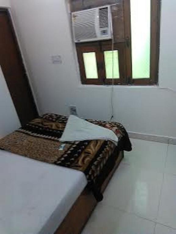 Yatri * New Delhi