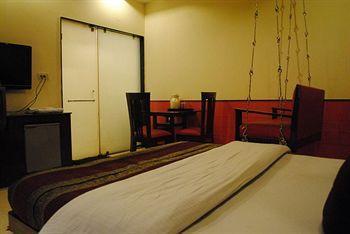 Hotel Baba Deluxe Near Railway Station And Center -by Rcg New Delhi