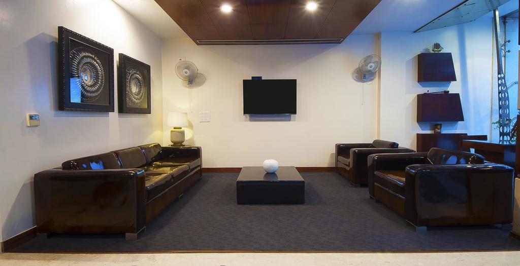 Aura - Railway Station Hotel New Delhi