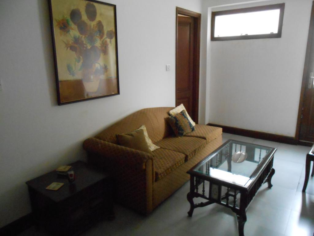 Trendy Bed & Breakfast Bed & Breakfast New Delhi