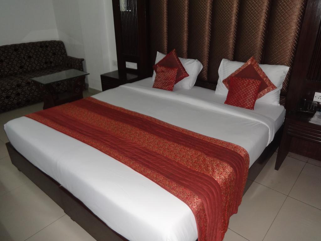 Hotel Zara Grand - Green Park 3*