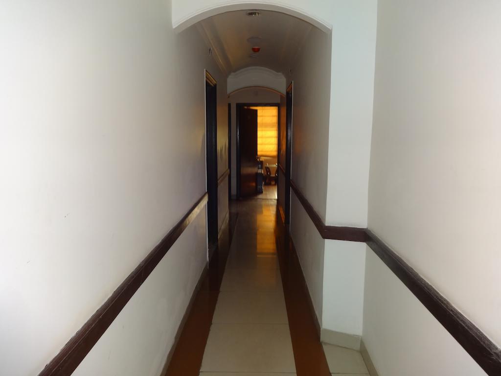 Hotel Zara Grand - Green Park New Delhi