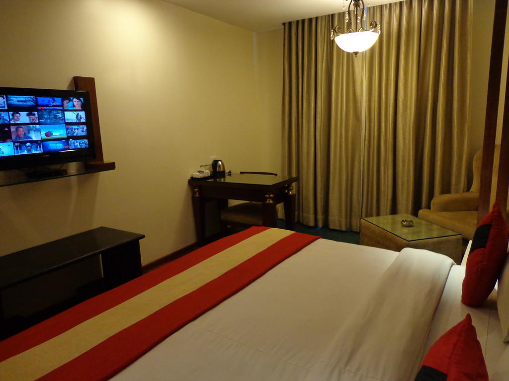 Hotel Aura - Railway Station 3*