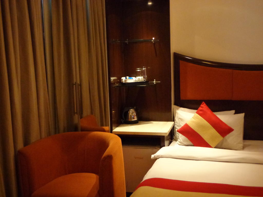 Hotel Aura - Railway Station 3*