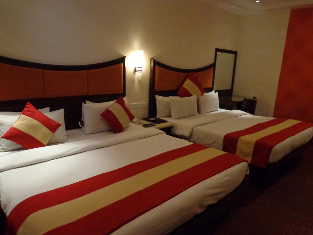 Hotel Aura - Railway Station 3*