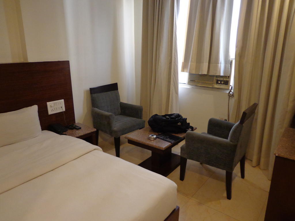 Hotel Aura - Railway Station