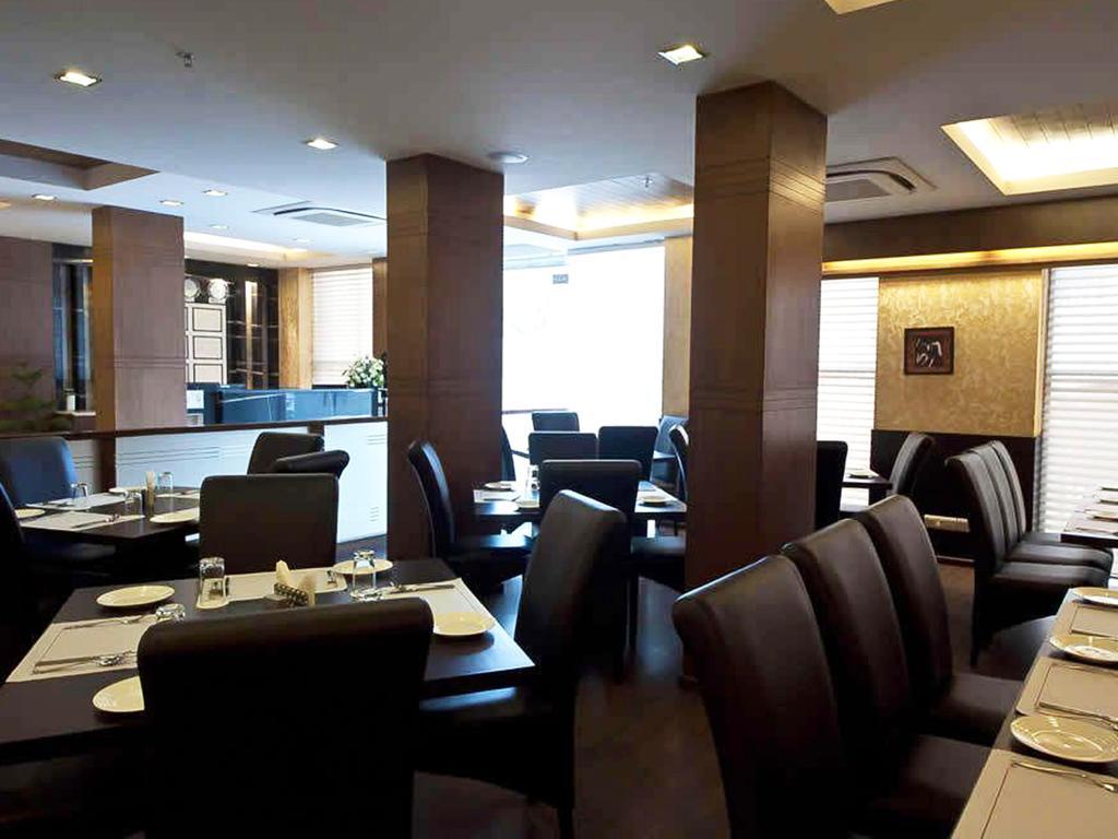 Hotel Divine Paradise Tavisha New Delhi