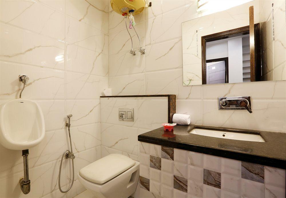 Townhouse 517 La Sapphire Near Delhi Airport