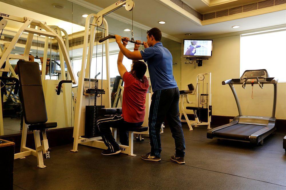Hotel Townhouse 517 La Sapphire Near Delhi Airport 4*