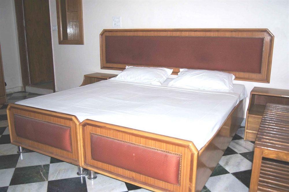 Westend 5 Mint From Nizamuddin Railway Station Guest house 2*
