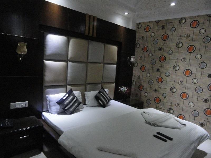 Delhi Heart At Railway Station Hotel 3*