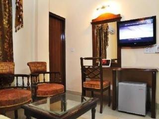 Treebo Paras International Hotel