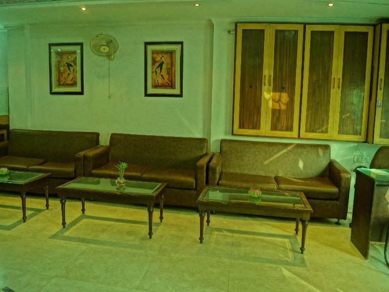 Treebo Paras International Hotel