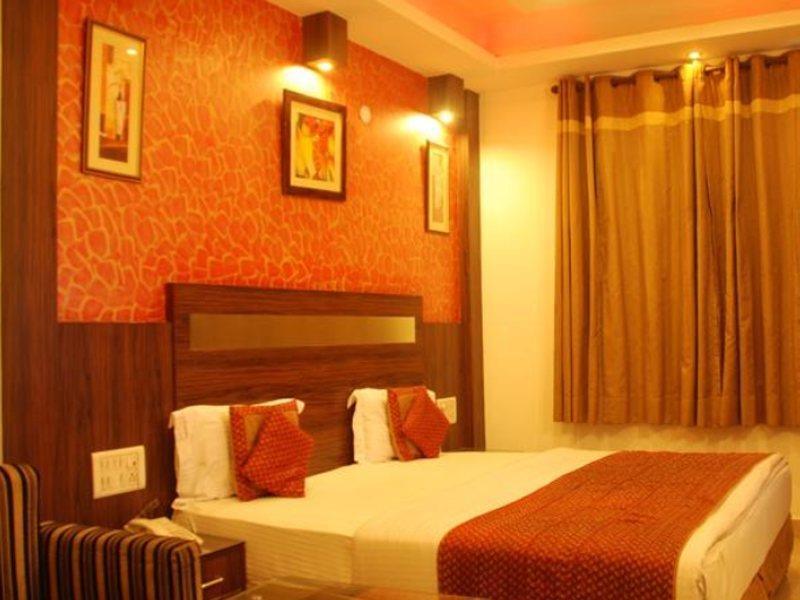 Baba Deluxe Near Railway Station And Center -by Rcg