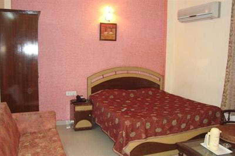 Hotel Treebo Paras International Delhi (National Capital Territory of India)