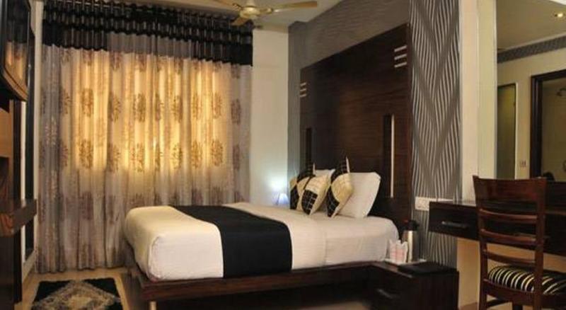 Hotel Delhi Heart At Railway Station
