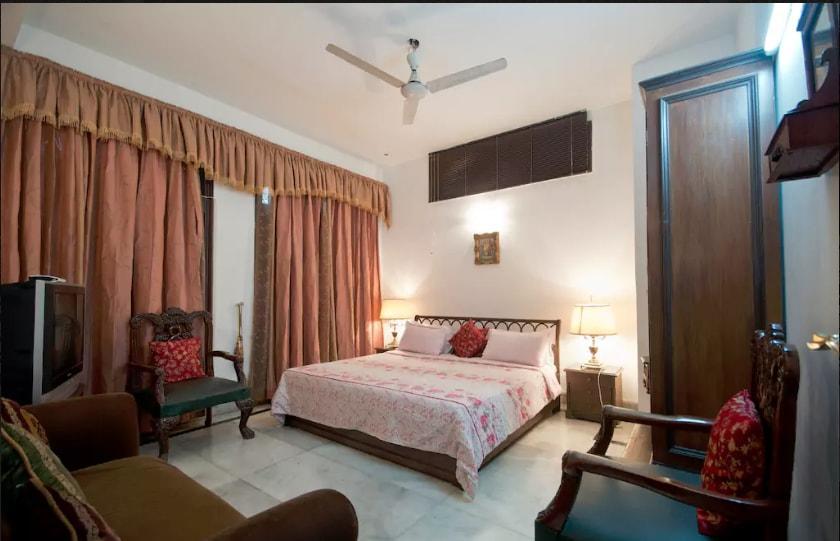 33 3* New Delhi