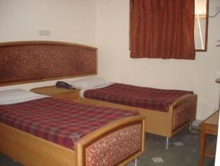 Westend 5 Mint From Nizamuddin Railway Station Guest house New Delhi