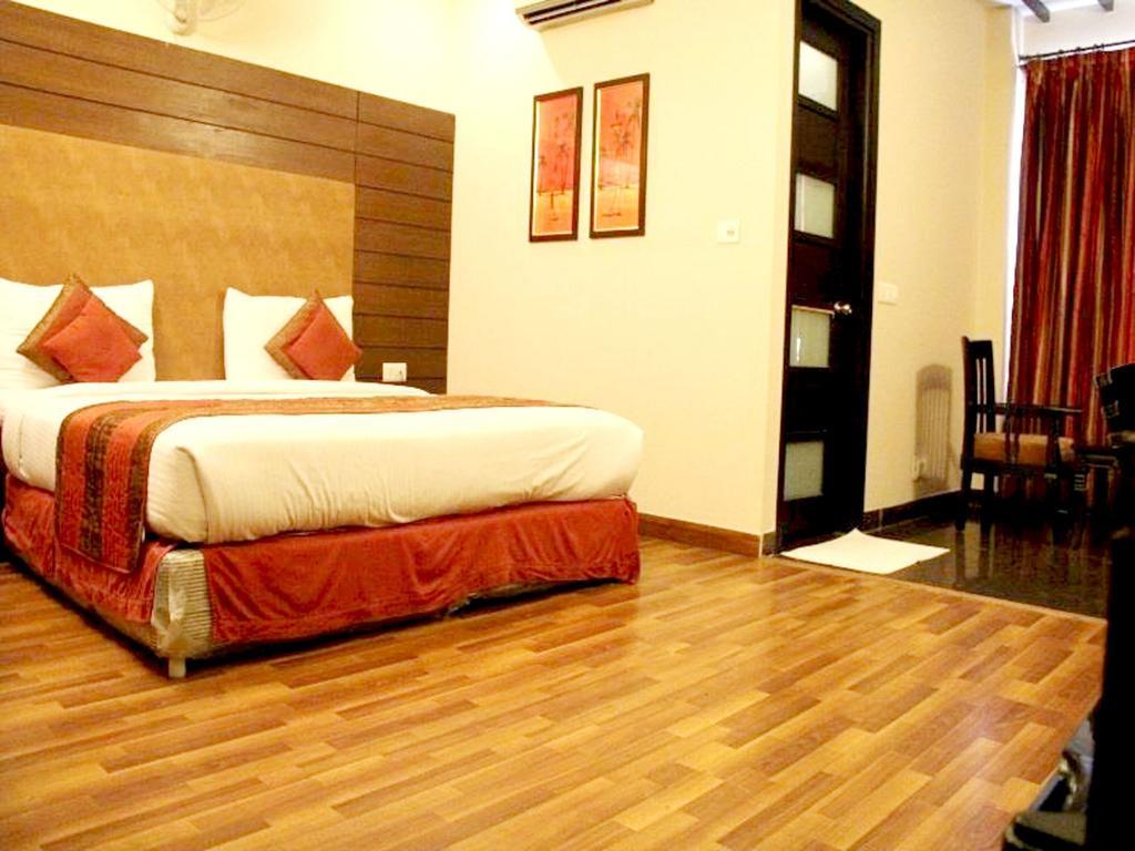 Treebo Premium Relax Patel Nagar New Delhi