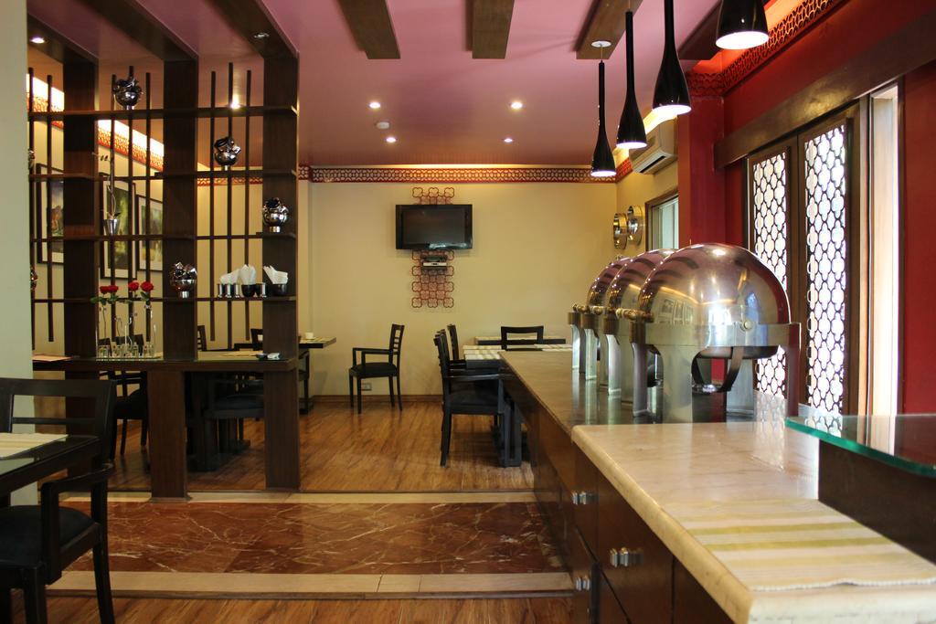 Hotel ​justa Panchsheel Park 4*