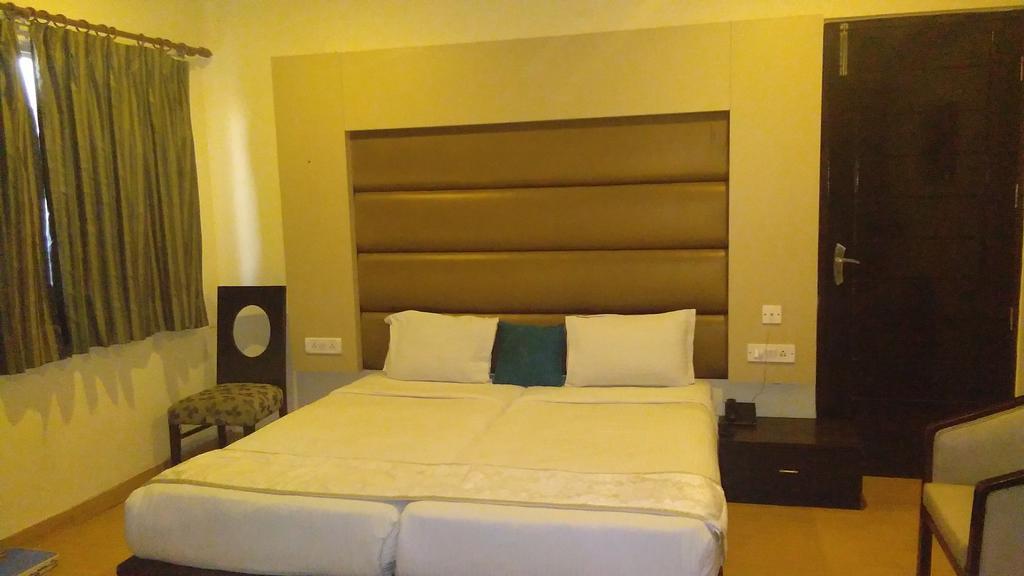 The White Klove Hotel